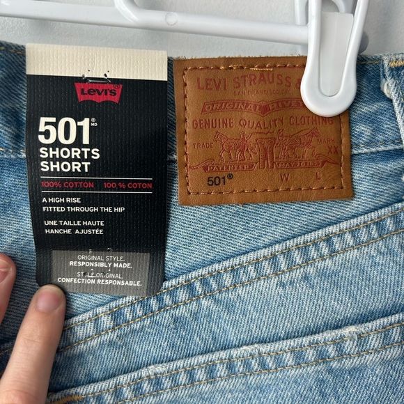 Levi’s Denim Shorts - Picture 4 of 8